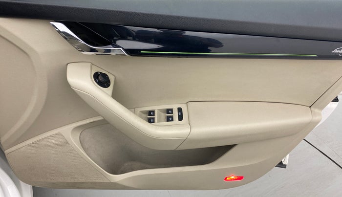 2018 Skoda Octavia 2.0 TDI L&K AT, Diesel, Automatic, 90,142 km, Driver Side Door Panels Control