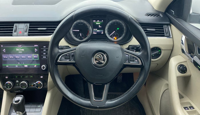 2018 Skoda Octavia 2.0 TDI L&K AT, Diesel, Automatic, 90,142 km, Steering Wheel Close Up