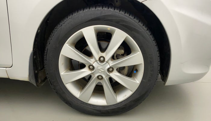 2013 Hyundai Verna FLUIDIC 1.6 VTVT SX, Petrol, Manual, 54,682 km, Right Front Wheel
