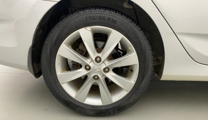 2013 Hyundai Verna FLUIDIC 1.6 VTVT SX, Petrol, Manual, 54,682 km, Right Rear Wheel