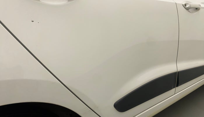 2018 Hyundai Grand i10 SPORTZ (O) AT 1.2 KAPPA VTVT, Petrol, Automatic, 65,001 km, Right rear door - Minor scratches