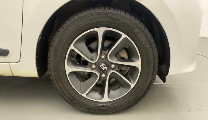 2018 Hyundai Grand i10 SPORTZ (O) AT 1.2 KAPPA VTVT, Petrol, Automatic, 65,001 km, Right Front Wheel