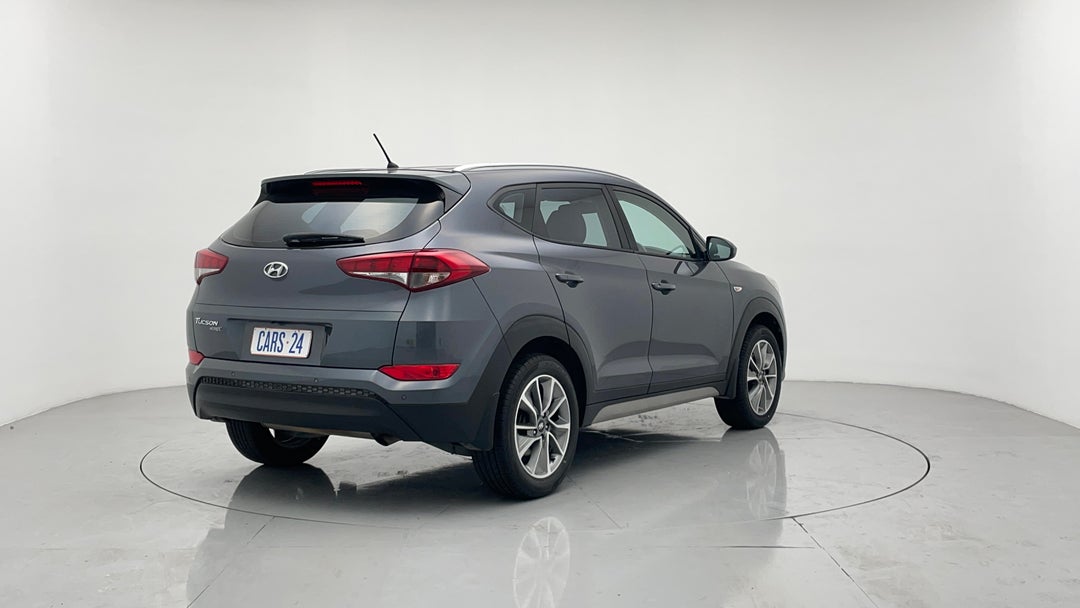 Right Back Diagonal (45- Degree) View