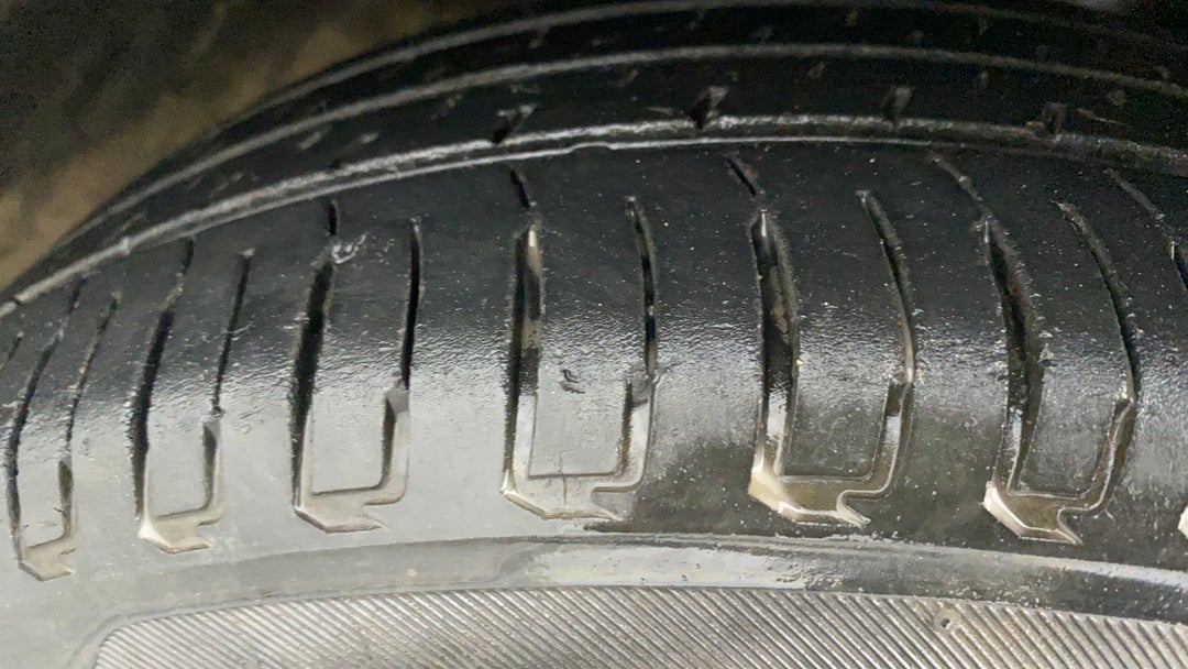 Left Front Tyre Tread