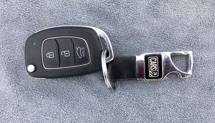 2021 Hyundai AURA S CNG, CNG, Manual, 17,748 km, Key Close Up