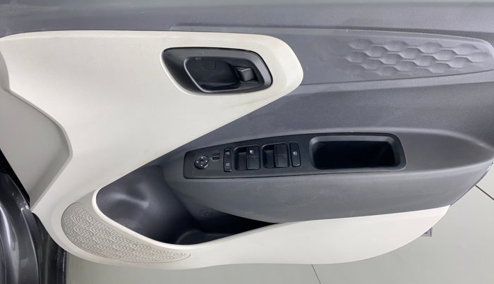 2021 Hyundai AURA S CNG, CNG, Manual, 17,748 km, Driver Side Door Panels Control