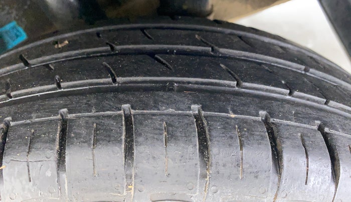 2021 Hyundai AURA S CNG, CNG, Manual, 17,748 km, Left Rear Tyre Tread