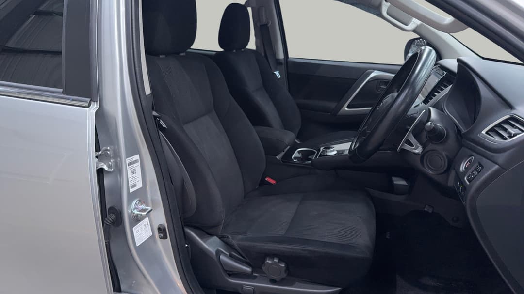 2023 Mitsubishi Pajero Sport Gls (4WD) 7 Seat, Automatic, 53998 km, Right Side Front Door Cabin View
