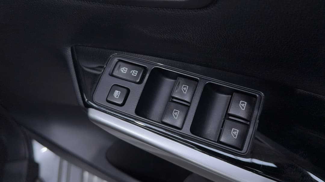 2023 Mitsubishi Pajero Sport Gls (4WD) 7 Seat, Automatic, 53998 km, Drivers Side Door Panel Controls