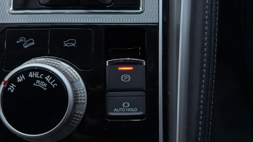 2023 Mitsubishi Pajero Sport Gls (4WD) 7 Seat, Automatic, 53998 km, Handbrake