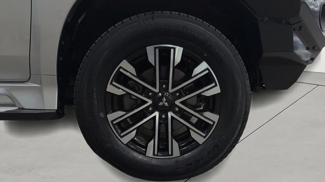 2023 Mitsubishi Pajero Sport Gls (4WD) 7 Seat, Automatic, 53998 km, Right Front Wheel