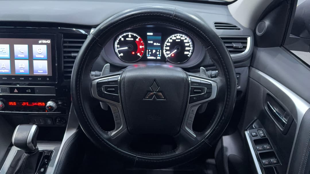 2023 Mitsubishi Pajero Sport Gls (4WD) 7 Seat, Automatic, 53998 km, Steering Wheel Close-up