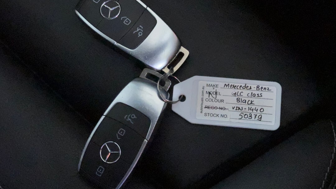 2019 Mercedes-benz GLC 200, Automatic, 68705 km, Key Close-up