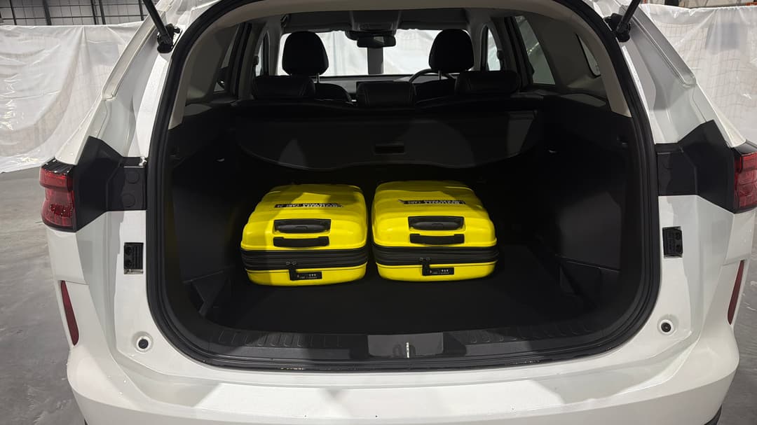 2022 GWM Haval H6 Lux, Automatic, 39044 km, Boot Inside View with Luggage