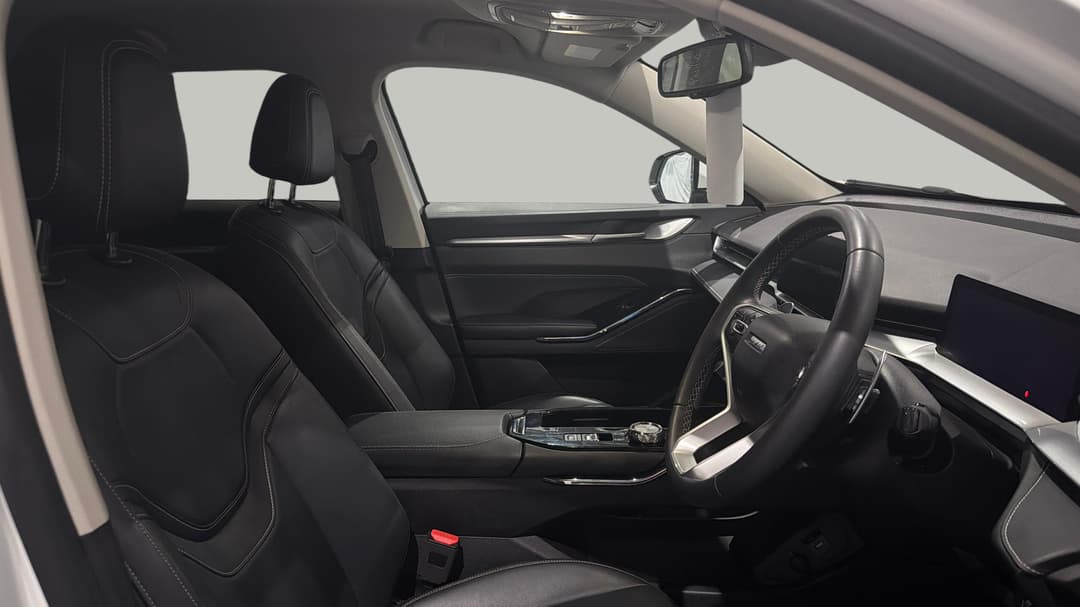 2022 GWM Haval H6 Lux, Automatic, 39044 km, Right Side Front Door Cabin View