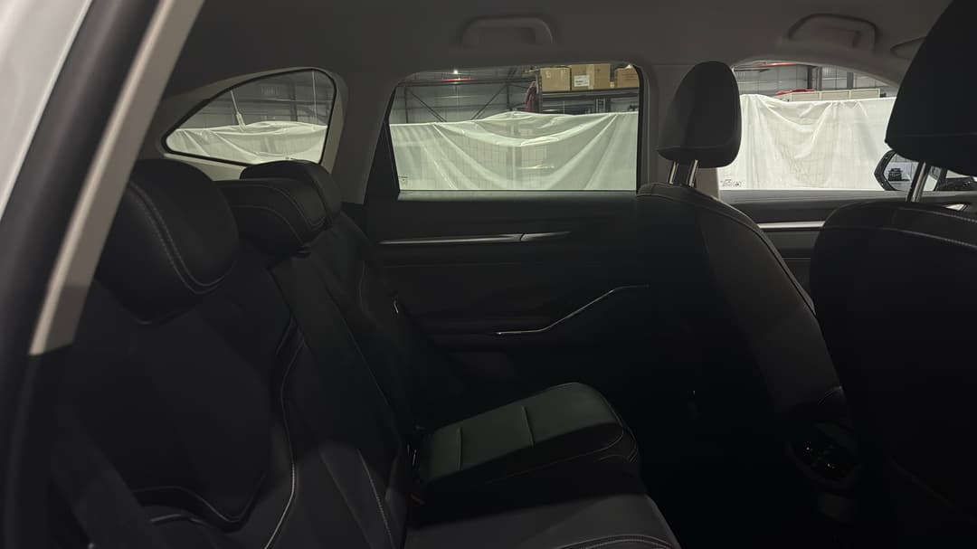 2022 GWM Haval H6 Lux, Automatic, 39044 km, Right Side Rear Door Cabin View