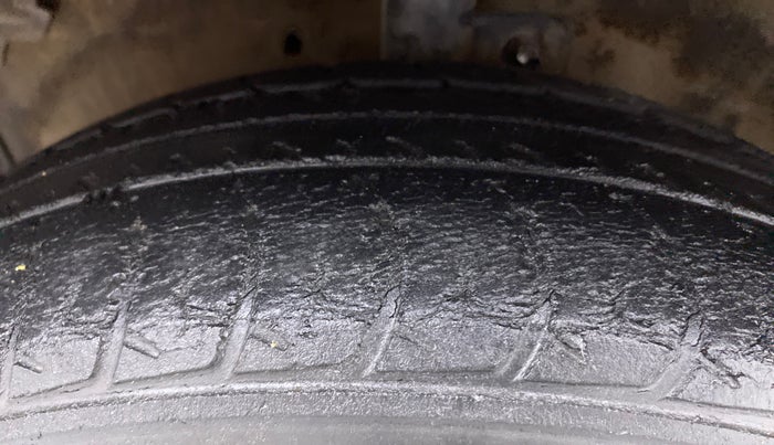 2015 Maruti Celerio ZXI D, Petrol, Manual, 51,115 km, Left Front Tyre Tread