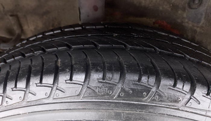 2015 Maruti Celerio ZXI D, Petrol, Manual, 51,115 km, Right Rear Tyre Tread