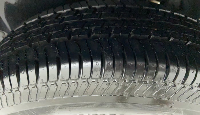 2015 Maruti Swift VDI ABS, Diesel, Manual, 86,651 km, Left Rear Tyre Tread