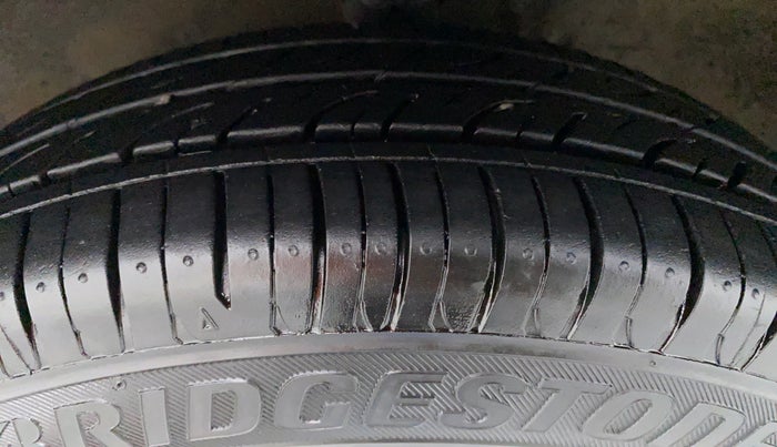 2015 Maruti Alto 800 LXI, Petrol, Manual, 49,400 km, Left Front Tyre Tread