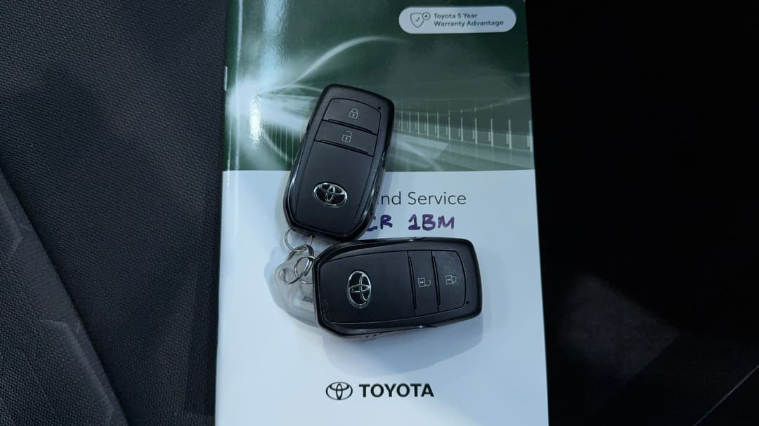 2025 Toyota Corolla Ascent Sport Hybrid, Automatic, 10522 km, Key Close-up