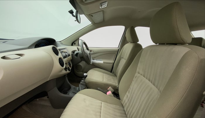 2015 Toyota Etios VD 1.4, Diesel, Manual, 65,122 km, Right Side Front Door Cabin