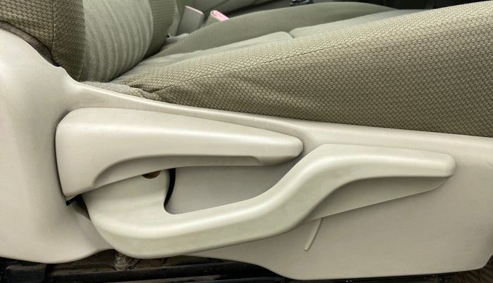 2015 Toyota Etios VD 1.4, Diesel, Manual, 65,122 km, Driver Side Adjustment Panel