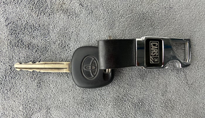 2015 Toyota Etios VD 1.4, Diesel, Manual, 65,122 km, Key Close Up