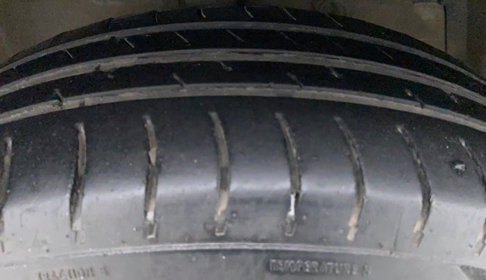 2013 Maruti Swift VDI, Diesel, Manual, 89,932 km, Right Front Tyre Tread