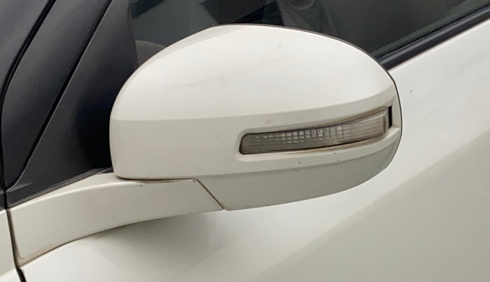 2013 Maruti Swift VDI, Diesel, Manual, 89,932 km, Left rear-view mirror - Indicator light not working