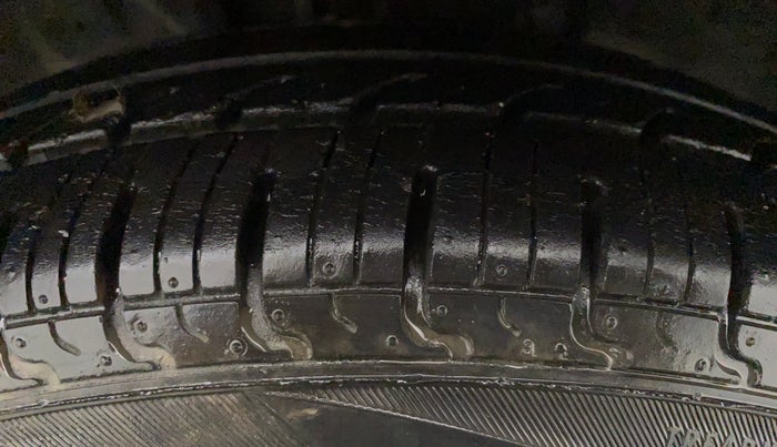 2019 Datsun Redi Go A, Petrol, Manual, 19,109 km, Right Front Tyre Tread