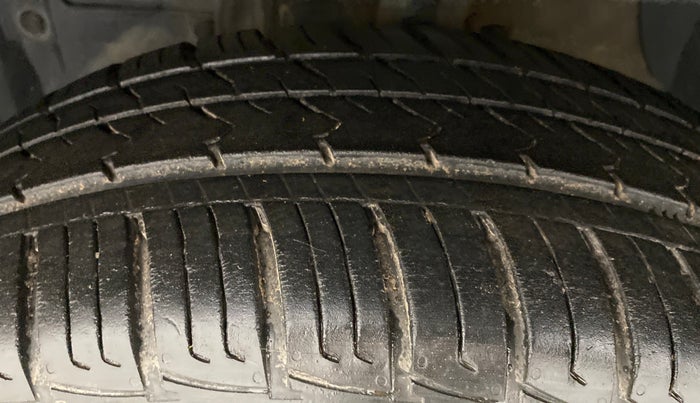 2016 Maruti Vitara Brezza VDI OPT, Diesel, Manual, 55,099 km, Left Front Tyre Tread