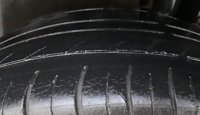 2017 Maruti Swift VXI OPT, Petrol, Manual, 56,853 km, Left Rear Tyre Tread