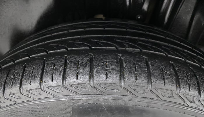 2015 Maruti S Cross ZETA 1.6, Diesel, Manual, 94,891 km, Left Rear Tyre Tread