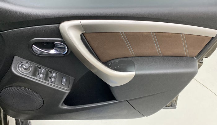2020 Renault Duster RXZ 1.5 PETROL MT, Petrol, Manual, 20,600 km, Driver Side Door Panels Control