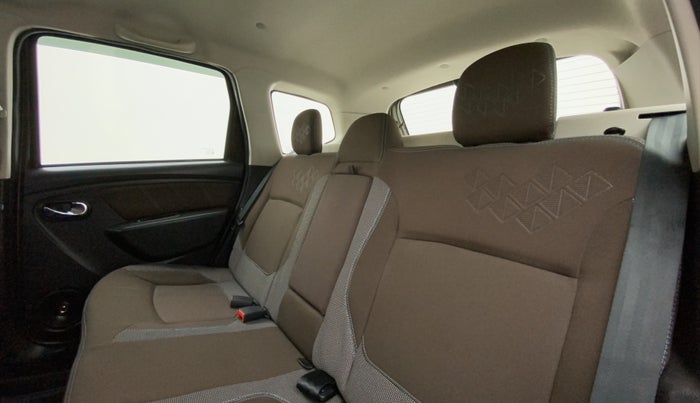 2020 Renault Duster RXZ 1.5 PETROL MT, Petrol, Manual, 20,600 km, Right Side Rear Door Cabin