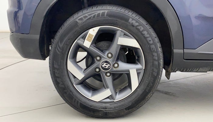 2020 Hyundai VENUE SX 1.5 CRDI, Diesel, Manual, 27,342 km, Right Rear Wheel