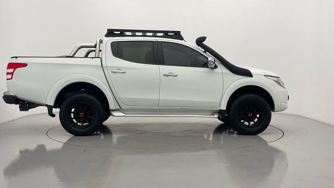 2018 Mitsubishi Triton Gls (4x4), Automatic, 88519 km, Right Side View