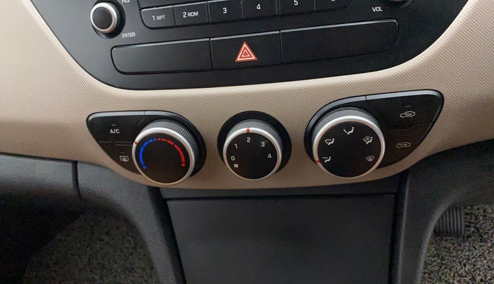 2015 Hyundai Xcent S (O) 1.2, Petrol, Manual, 96,186 km, AC Unit - Minor issue in the heater switch