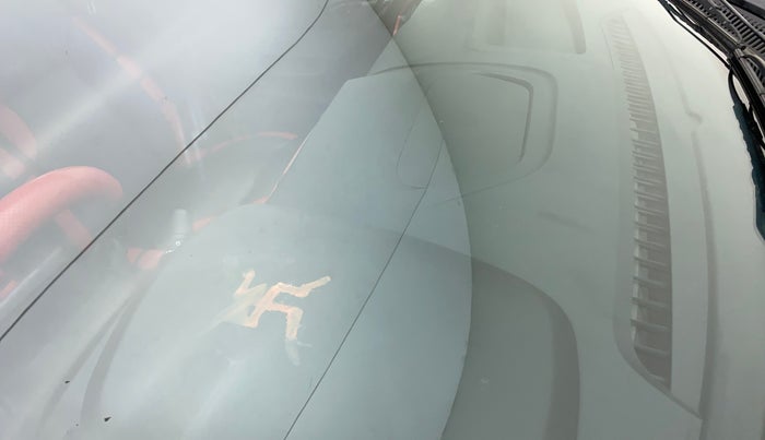 2018 Tata Tigor Buzz PETROL, Petrol, Manual, 28,410 km, Front windshield - Minor spot on windshield