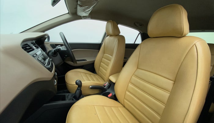 2018 Hyundai Elite i20 SPORTZ 1.2, Petrol, Manual, 25,638 km, Right Side Front Door Cabin