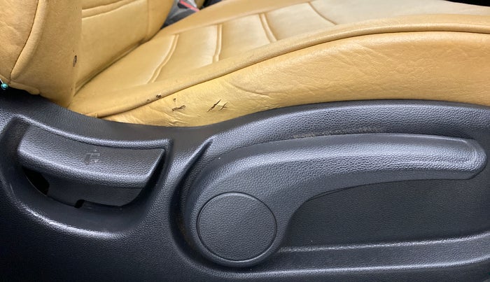2018 Hyundai Elite i20 SPORTZ 1.2, Petrol, Manual, 25,638 km, Driver Side Adjustment Panel