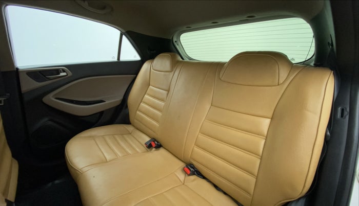 2018 Hyundai Elite i20 SPORTZ 1.2, Petrol, Manual, 25,638 km, Right Side Rear Door Cabin