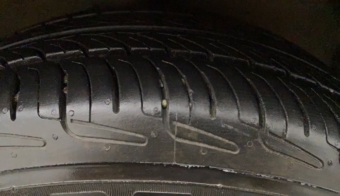 2018 Maruti Celerio VXI CNG, CNG, Manual, 61,716 km, Right Rear Tyre Tread