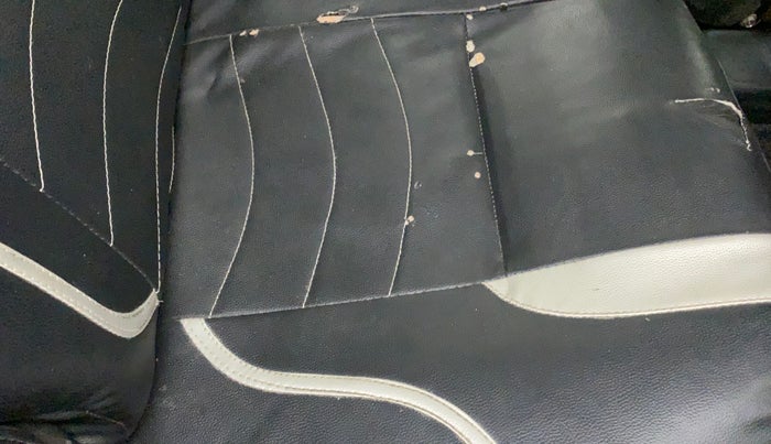 2013 Maruti Swift VXI, Petrol, Manual, 78,264 km, Second-row right seat - Cover slightly torn