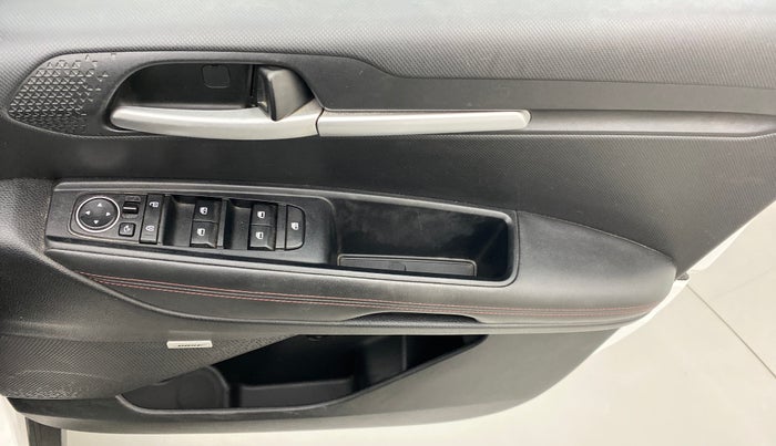 2020 KIA SONET GTX PLUS DCT 1.0, Petrol, Automatic, 10,128 km, Driver Side Door Panels Control