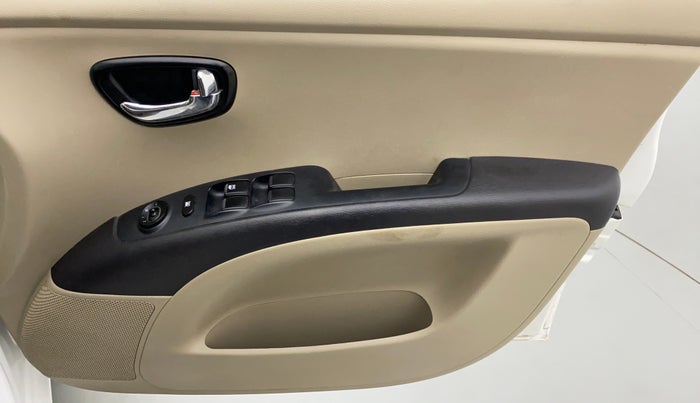 2013 Hyundai i10 MAGNA 1.2 KAPPA2, Petrol, Manual, 63,188 km, Driver Side Door Panels Control