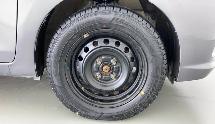 2019 Maruti Celerio VXI d, CNG, Manual, 35,555 km, Right Front Wheel
