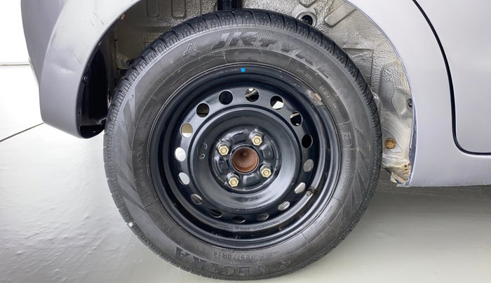 2019 Maruti Celerio VXI d, CNG, Manual, 35,555 km, Right Rear Wheel