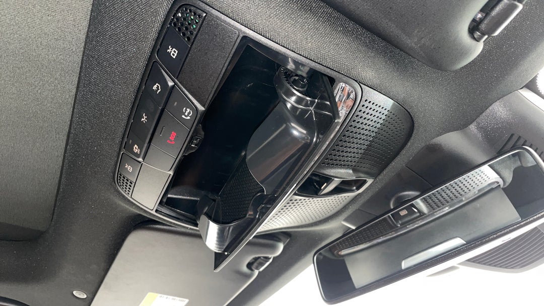 On-Roof Controls/Sunglass holder